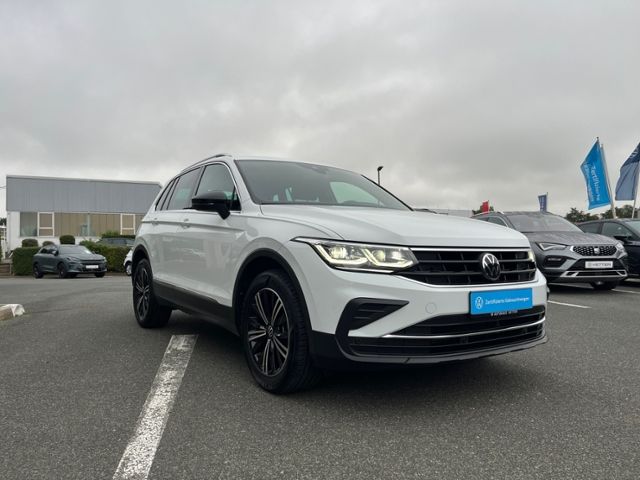 Fahrzeugabbildung Volkswagen Tiguan Move 1.5 TSI DSG KLIMA LED NAVI ALU