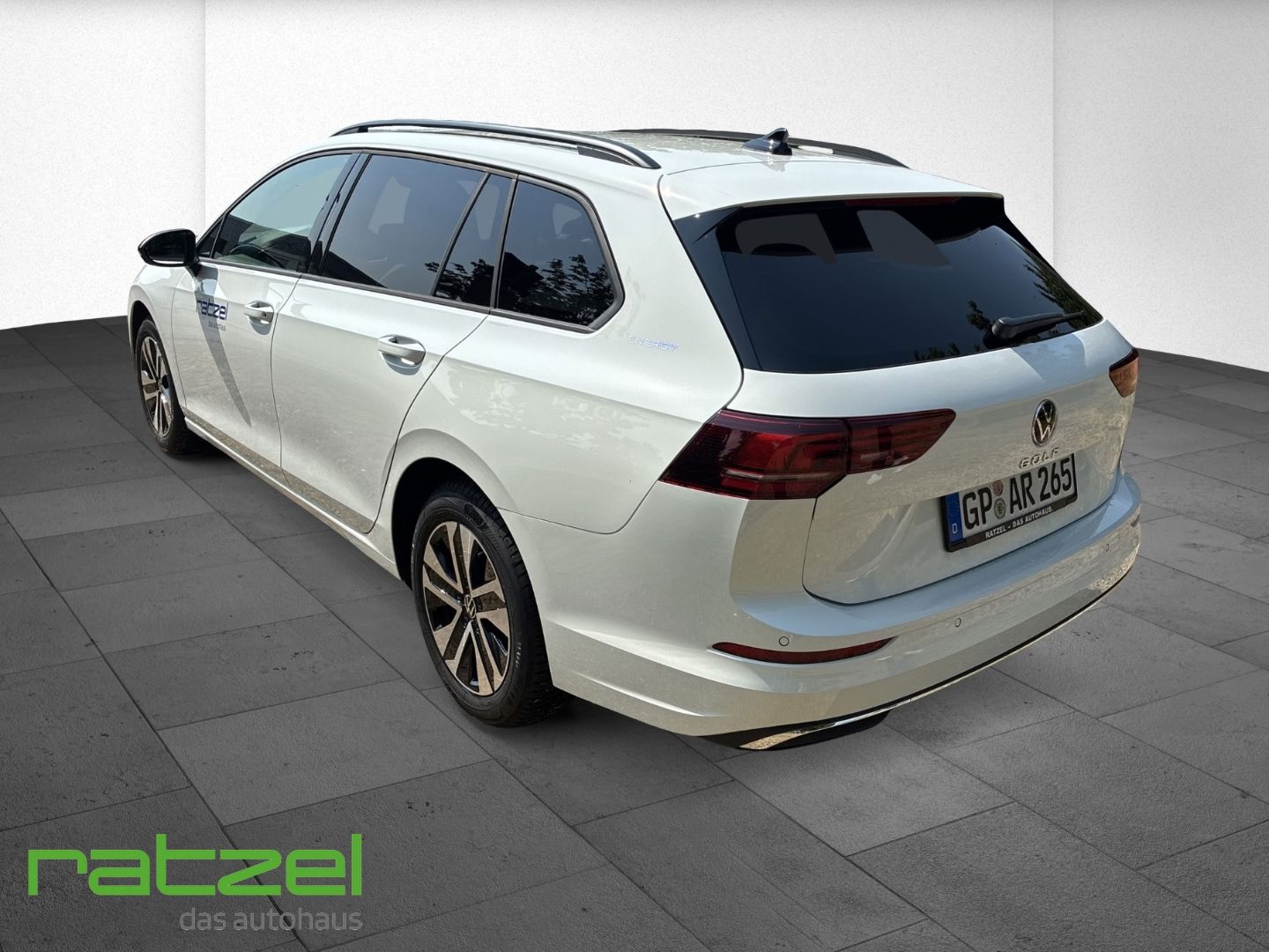 Fahrzeugabbildung Volkswagen Golf Variant VIII 1.5 eTSI DSG Energy Life +AHK+