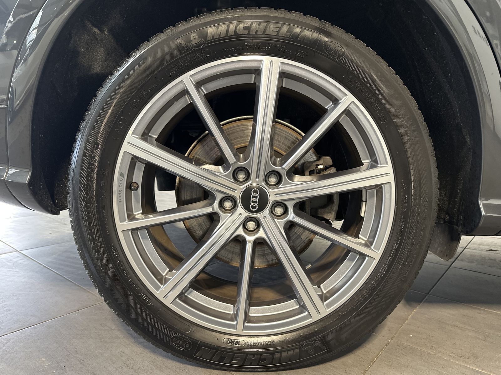 Fahrzeugabbildung Audi Q5 50 TFSI e Qu S-Line Black NAV+LED+20ZO+HEADUP