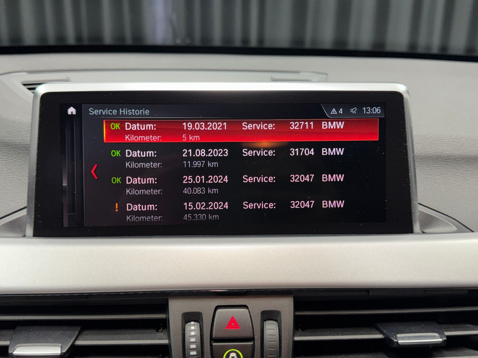 Fahrzeugabbildung BMW X1 xDrive 25e Advantage |AHK|PANO|AUTOMATIK|LED