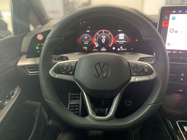 Golf VIII 2.0 TDI DSG R-LINE IQLIGHT+PANO+AHK+HU