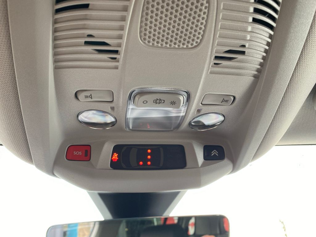 Fahrzeugabbildung Citroën C5 Aircross Hybrid 225 *Automatik* SHINE PACK