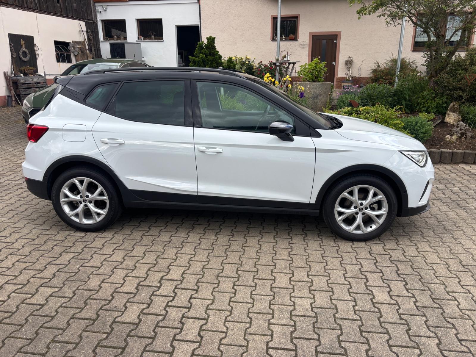 Seat Arona FR,LED,SHZ,PDC,RFK,ACC,DAB,8fach