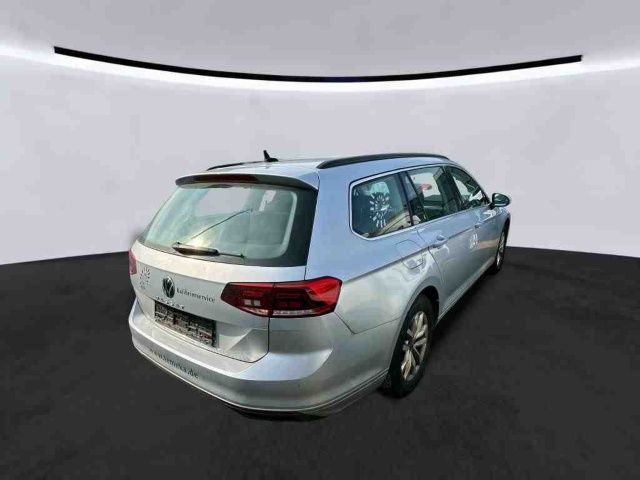 Volkswagen Passat Variant - Bild 12