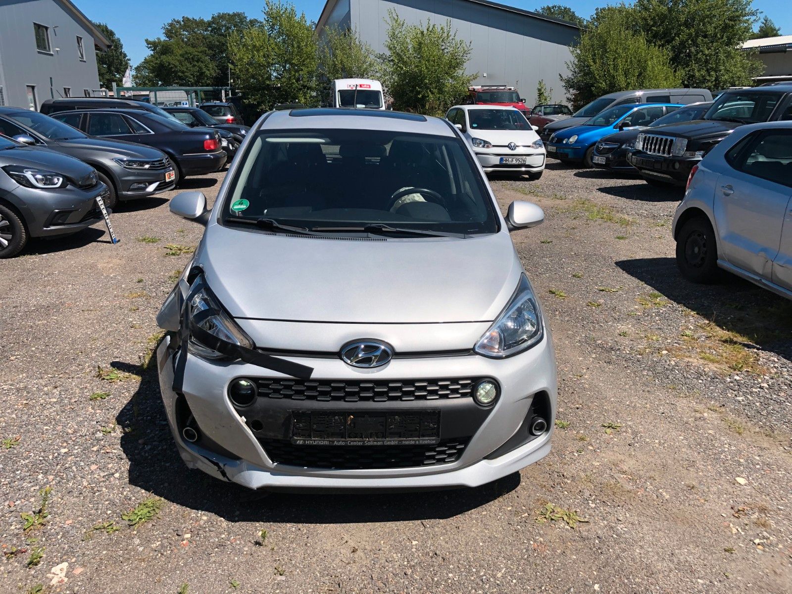 Fahrzeugabbildung Hyundai i10 Style Frontschaden
