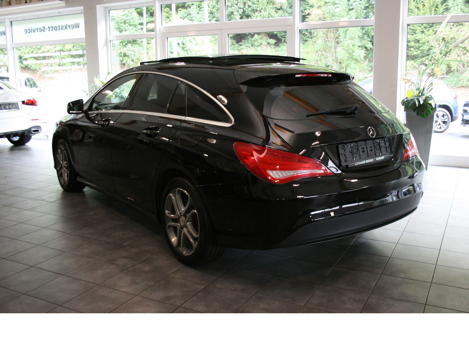 Fahrzeugabbildung Mercedes-Benz CLA 200 Shooting Brake CDI *Pano-Dach*AHK*Xenon*