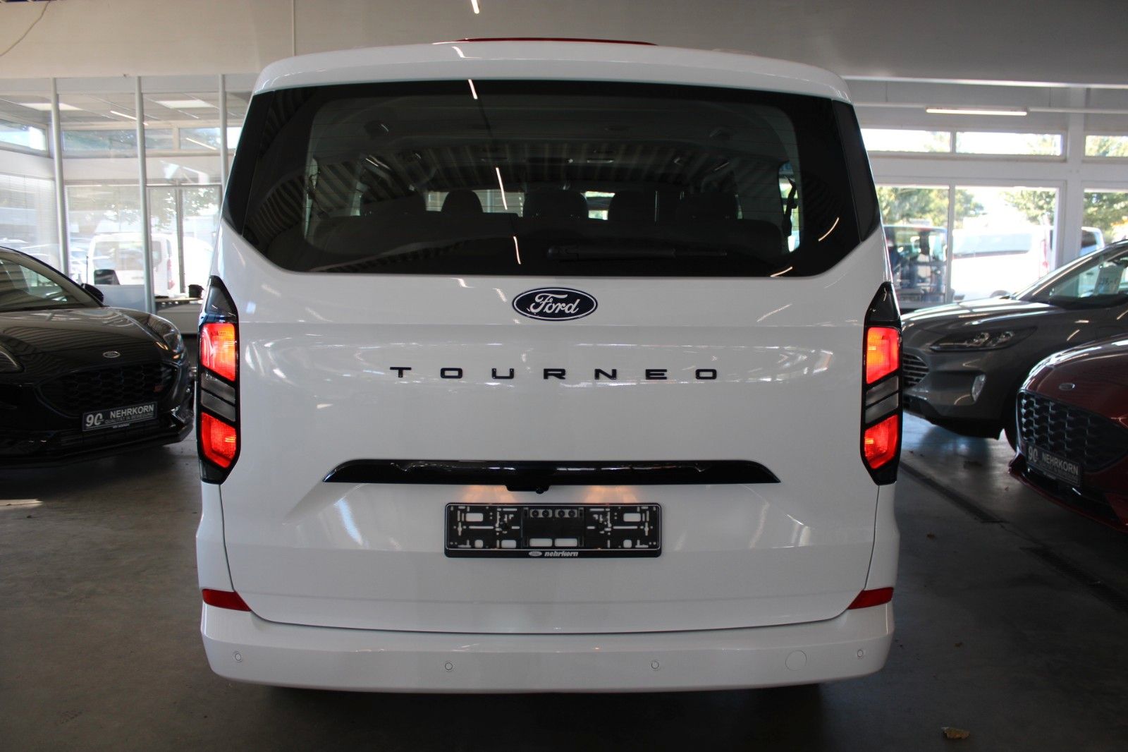 Fahrzeugabbildung Ford Tourneo Custom Titanium Automatik Technologie5