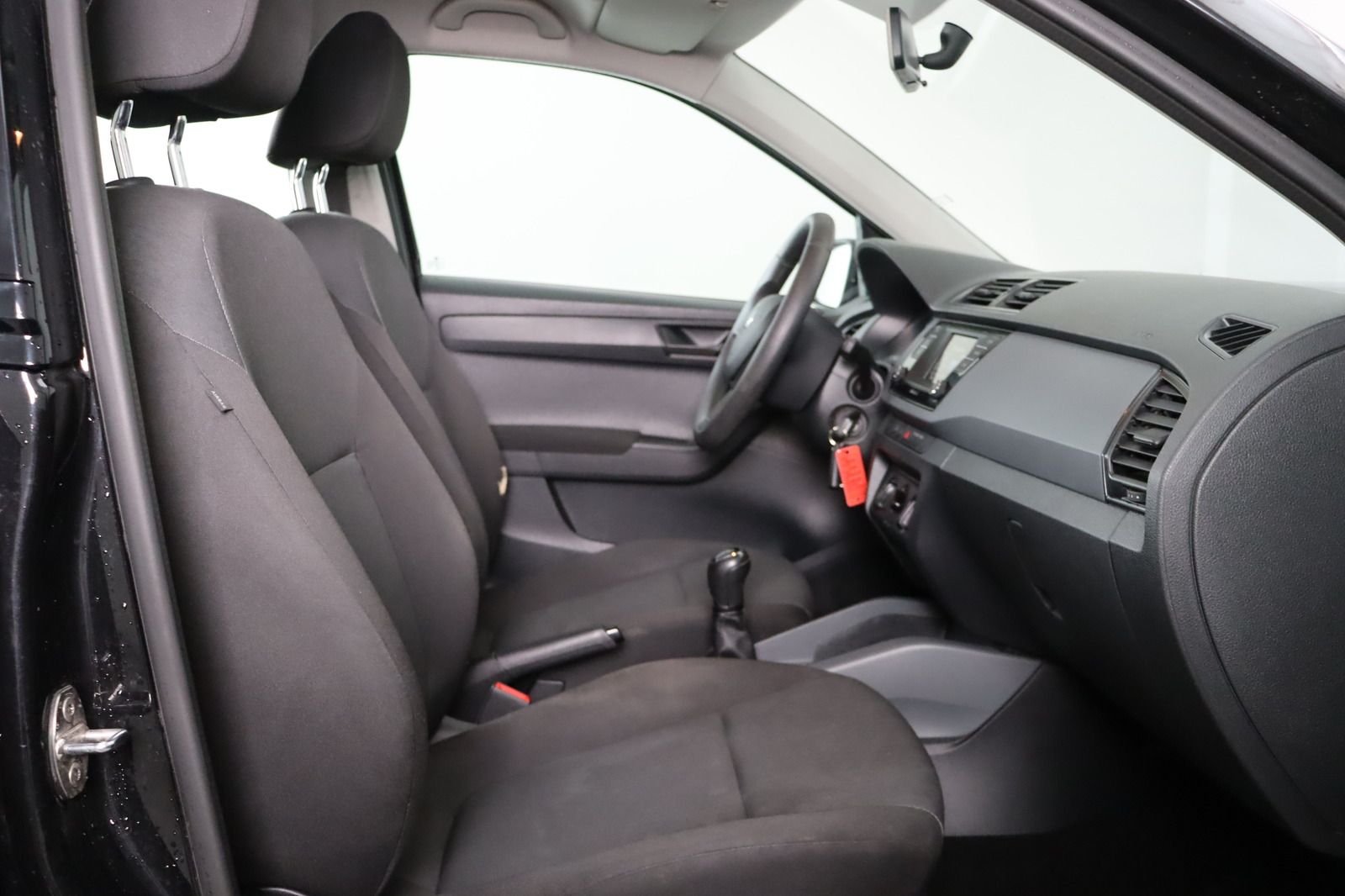 Fahrzeugabbildung SKODA Fabia 1.2 TSI Active Combi 1.Hand