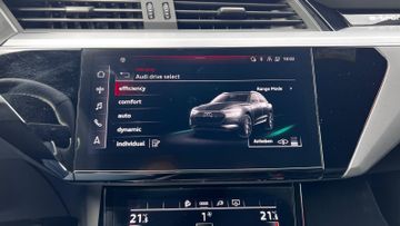 Audi Q8 e-tron - 11