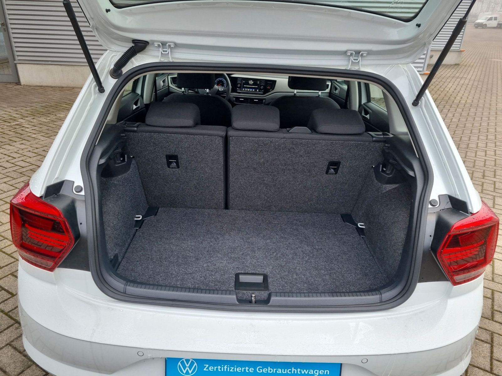 Fahrzeugabbildung Volkswagen Polo 1.0 Comfortline APP PDC SHZ KLIMA