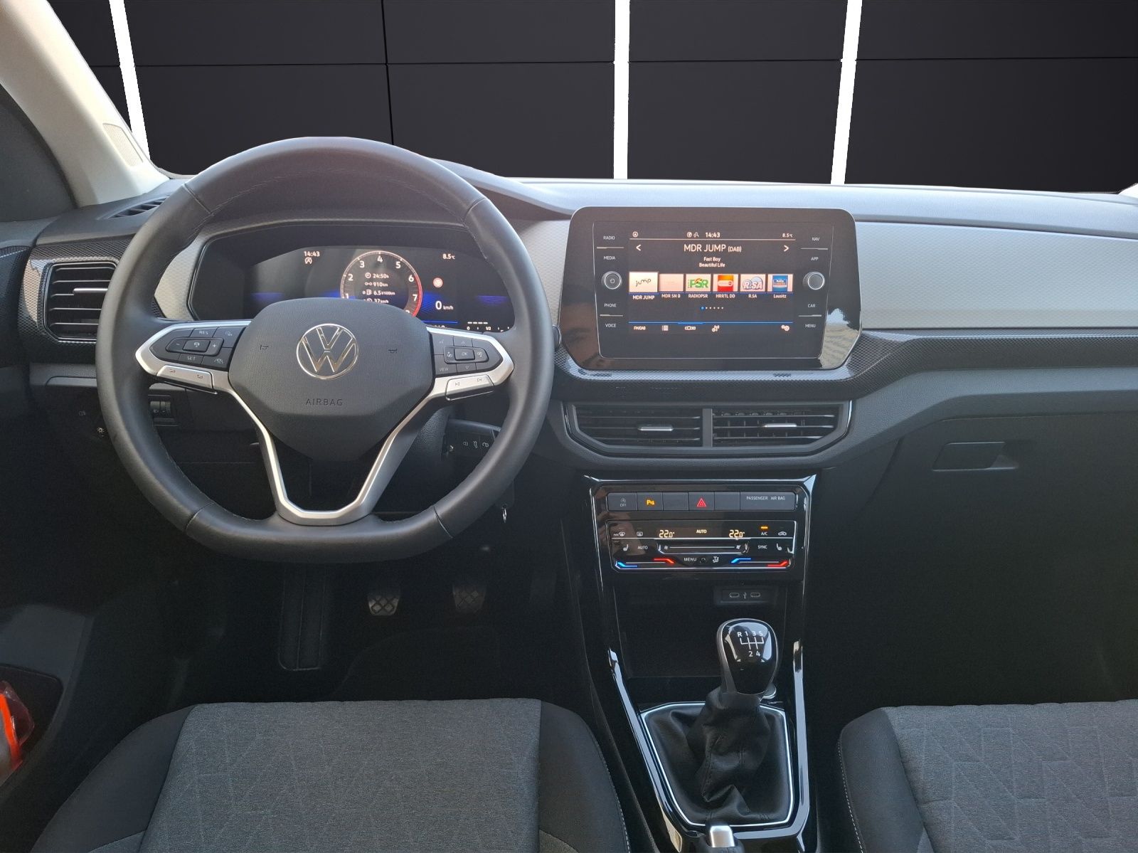 Fahrzeugabbildung Volkswagen T-Cross TSI Life LED CarPlay AID ACC PDC SH LM