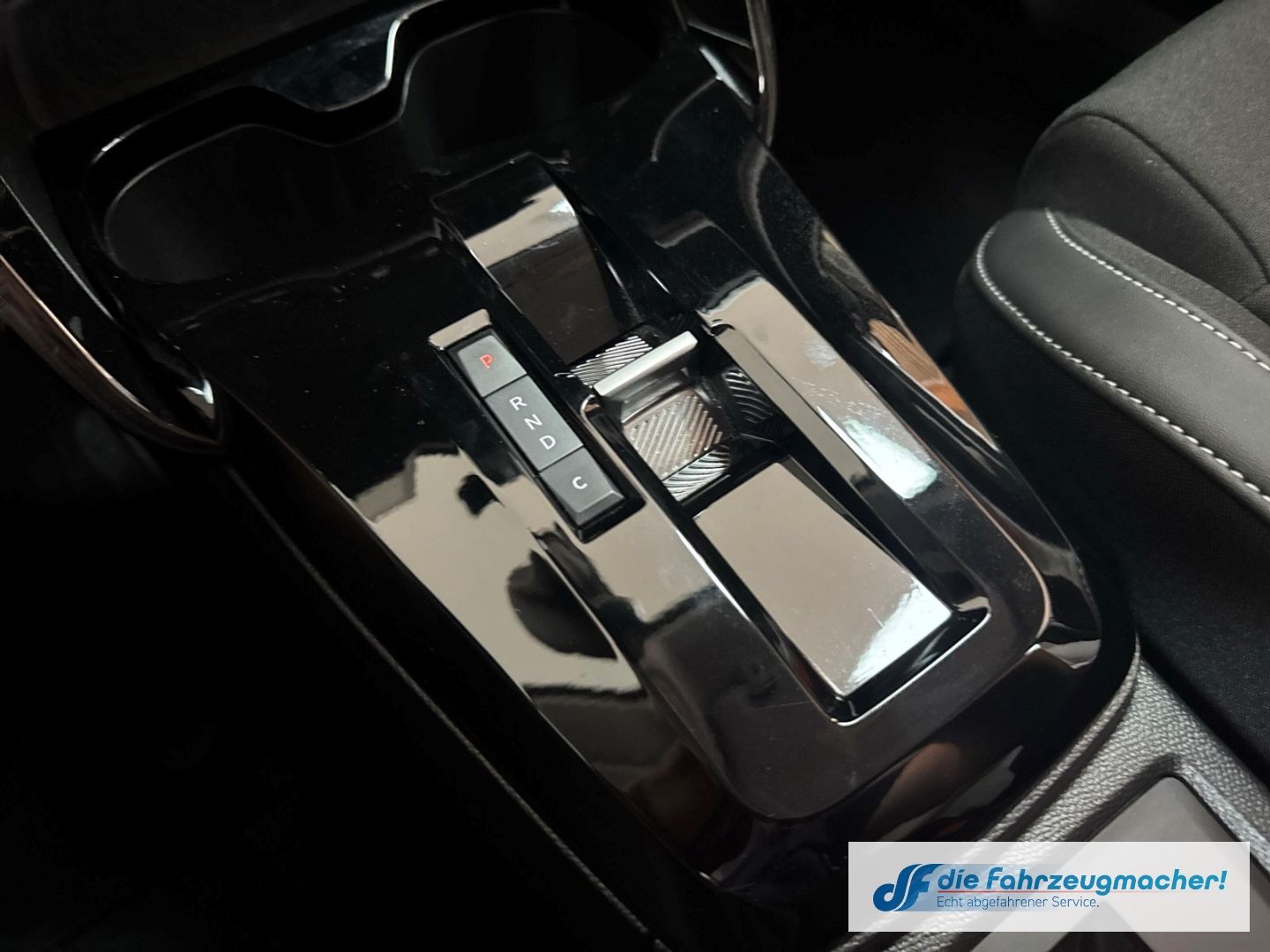 Fahrzeugabbildung Citroën C3 E 113 MAX HUD Navi Soundsystem LED Apple CarP