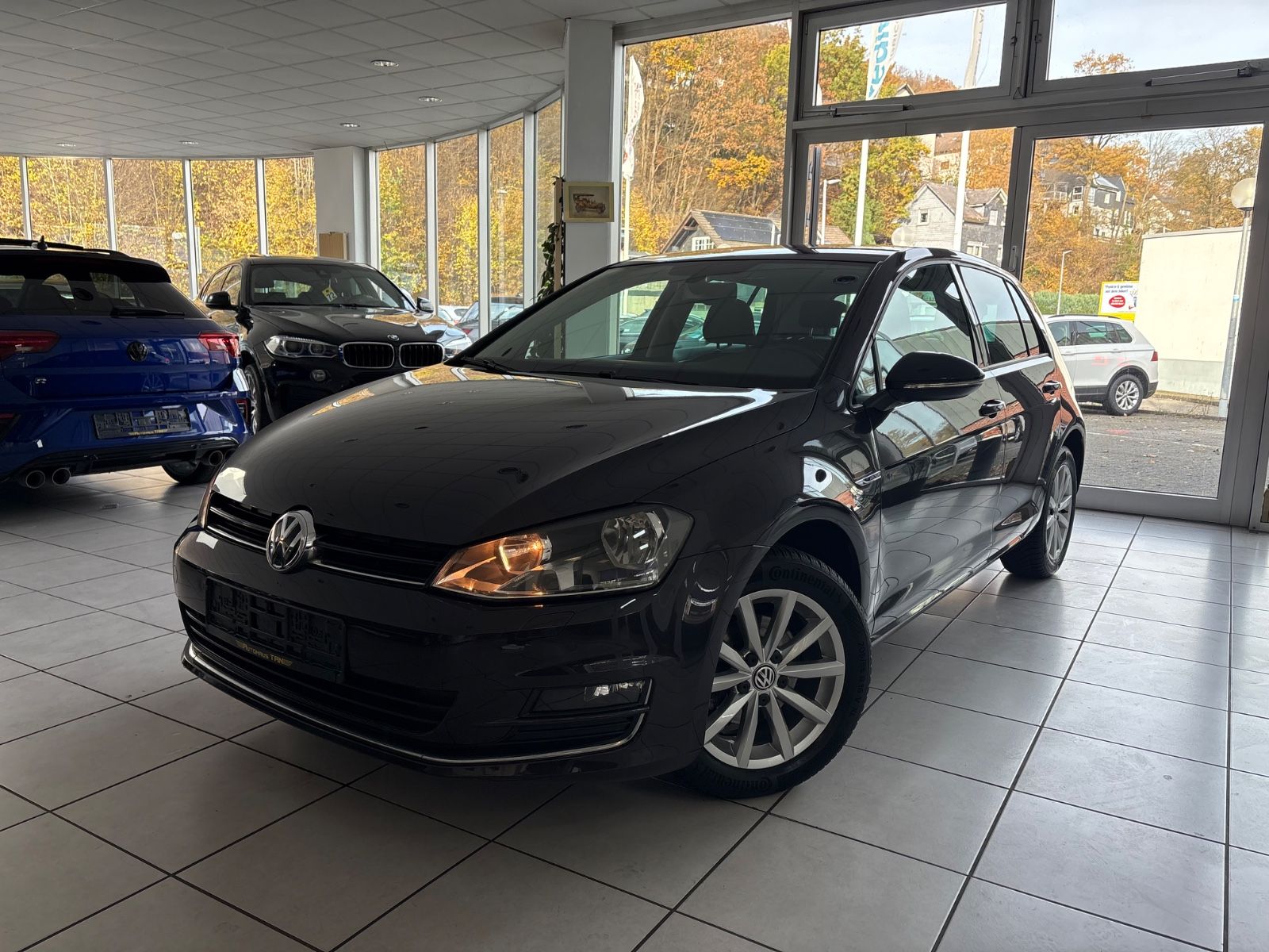Fahrzeugabbildung Volkswagen Golf VII Lim. Lounge BMT