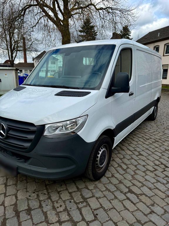 Image of Mercedes-Benz Sprinter