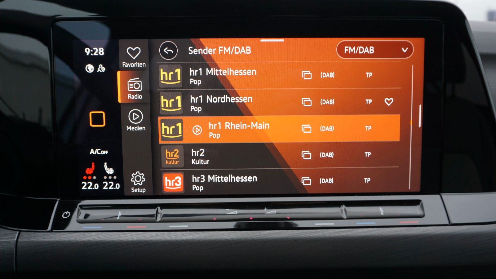 Fahrzeugabbildung Volkswagen Golf VIII Variant Style, Navi,LED,HUD,Kamera +WR