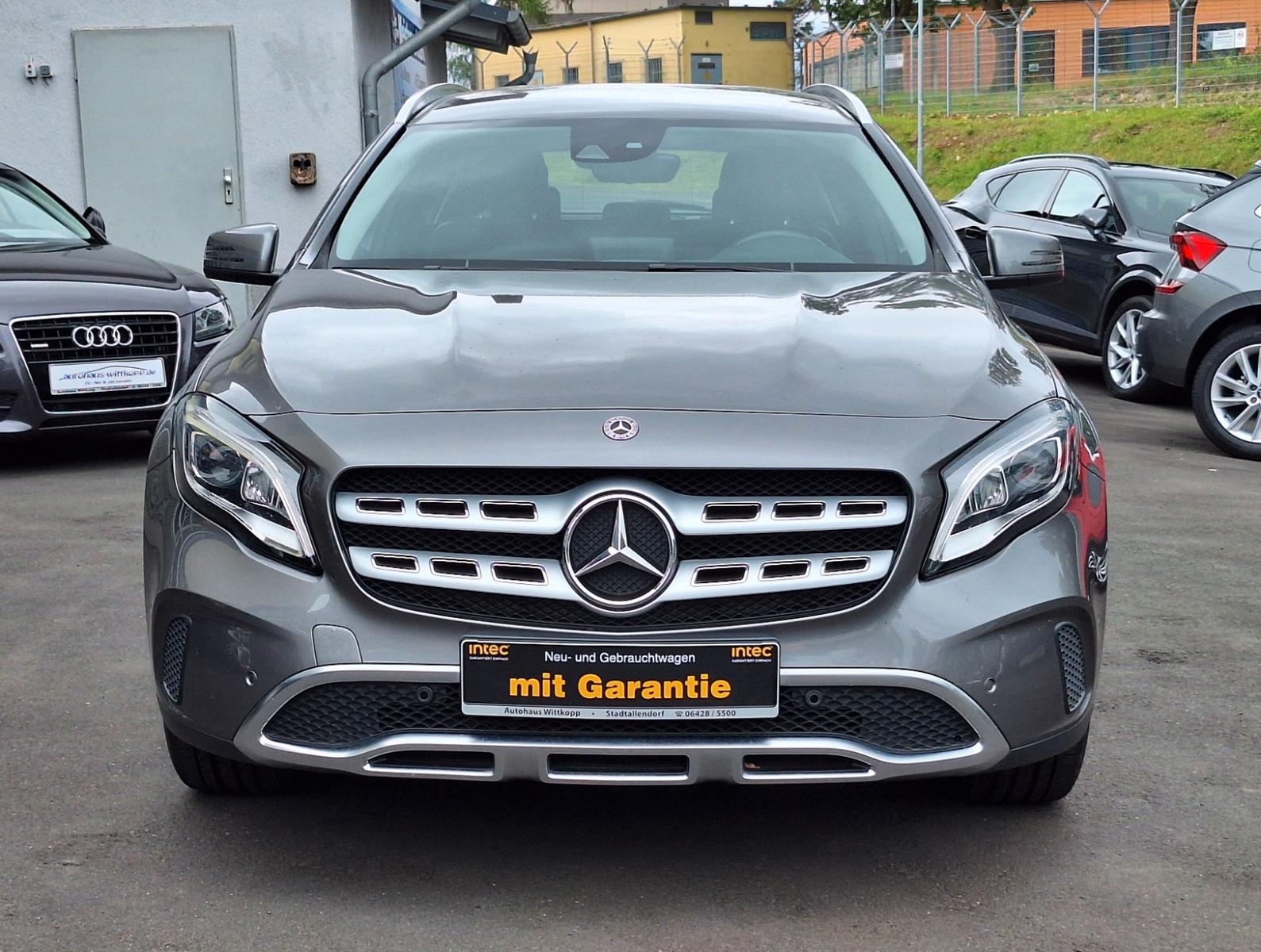 Mercedes-Benz GLA 180 *Navi *Tempomat *Leder*Kamera*SHZ