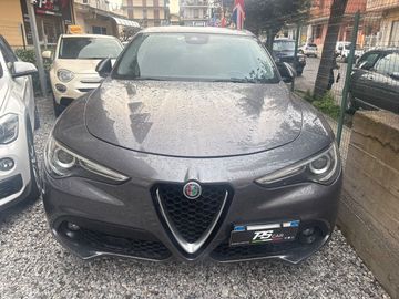 Alfa-Romeo Stelvio - 2