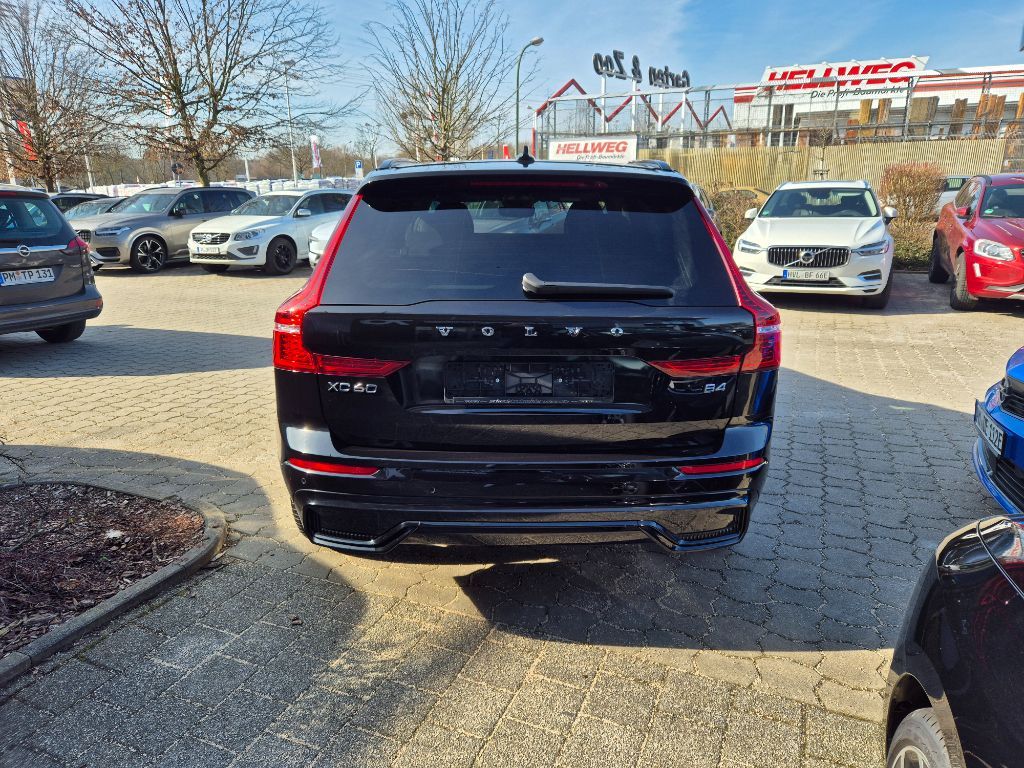 Fahrzeugabbildung Volvo XC60 B4 D Plus Dark+HarmanKardon+Fahrerassist.