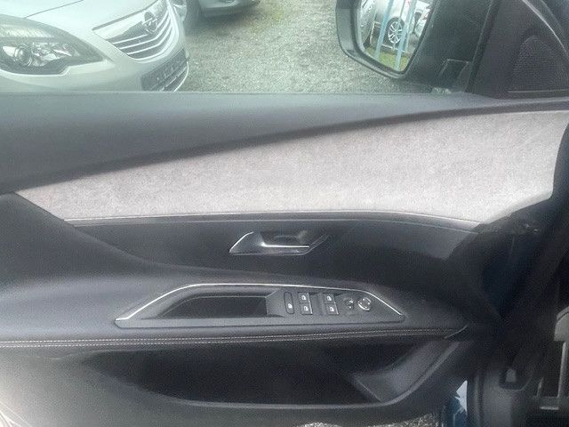 Fahrzeugabbildung Peugeot 3008 GT PlugIn Hybrid4 300 e-EAT8