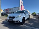 Peugeot 2008 Active VTI 1.Hand FINANZIERUNG - Peugeot 2008: F1