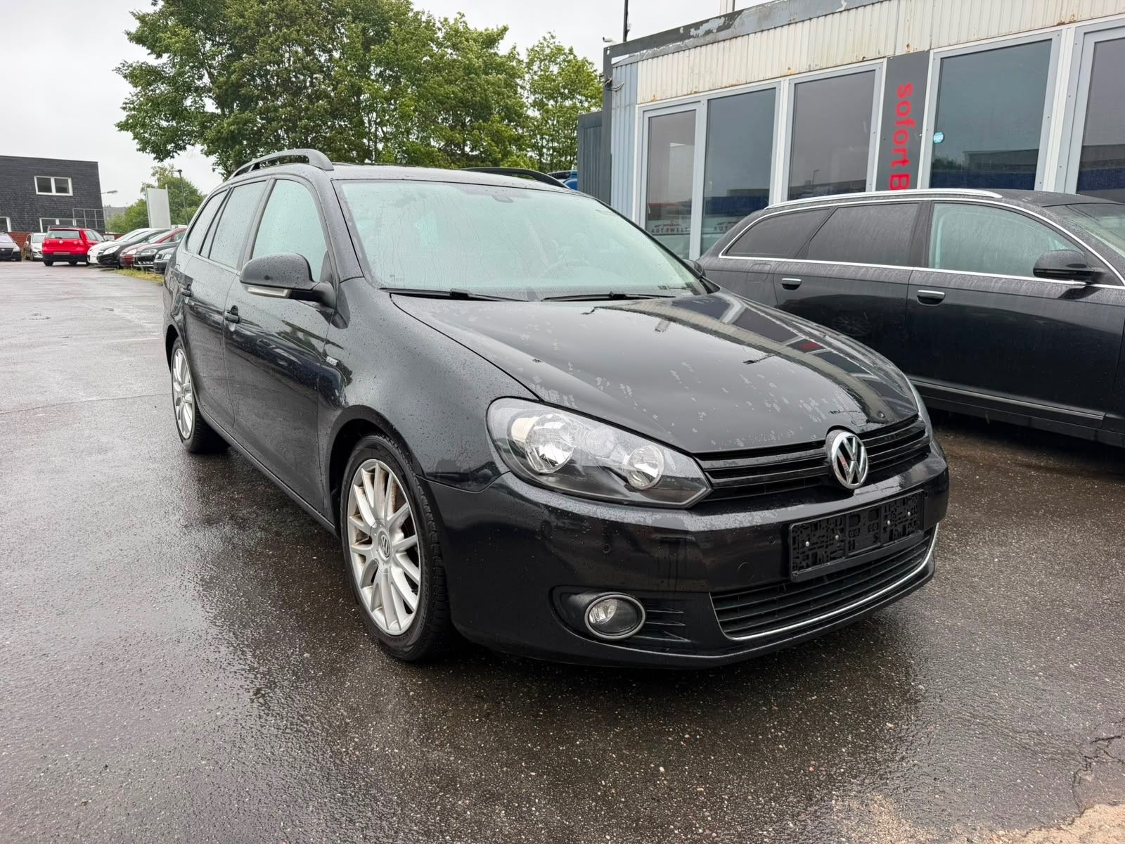 Volkswagen Golf - 1