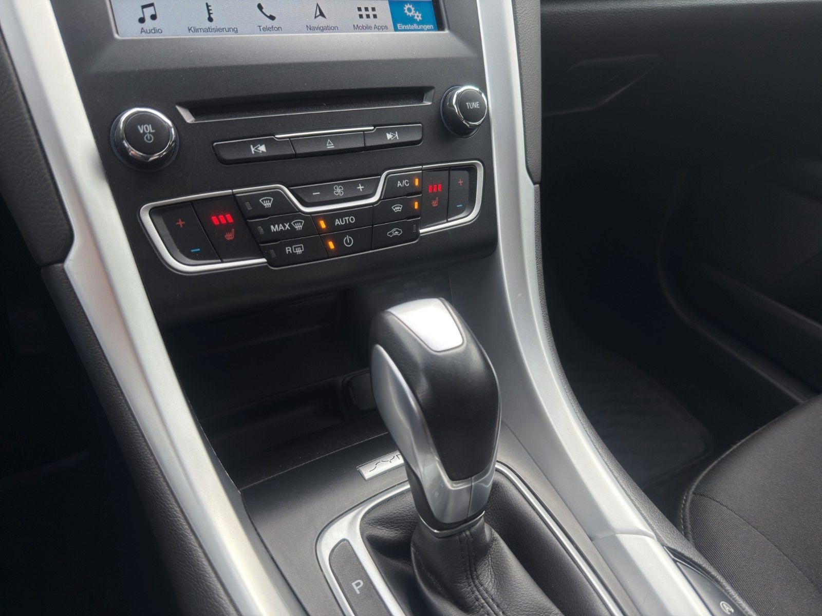 Fahrzeugabbildung Ford Mondeo Business*AHK*Sitzheizung*Tempo*LED*PDC*