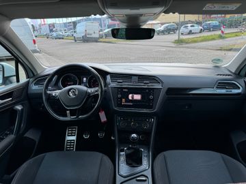 Volkswagen Tiguan - 9