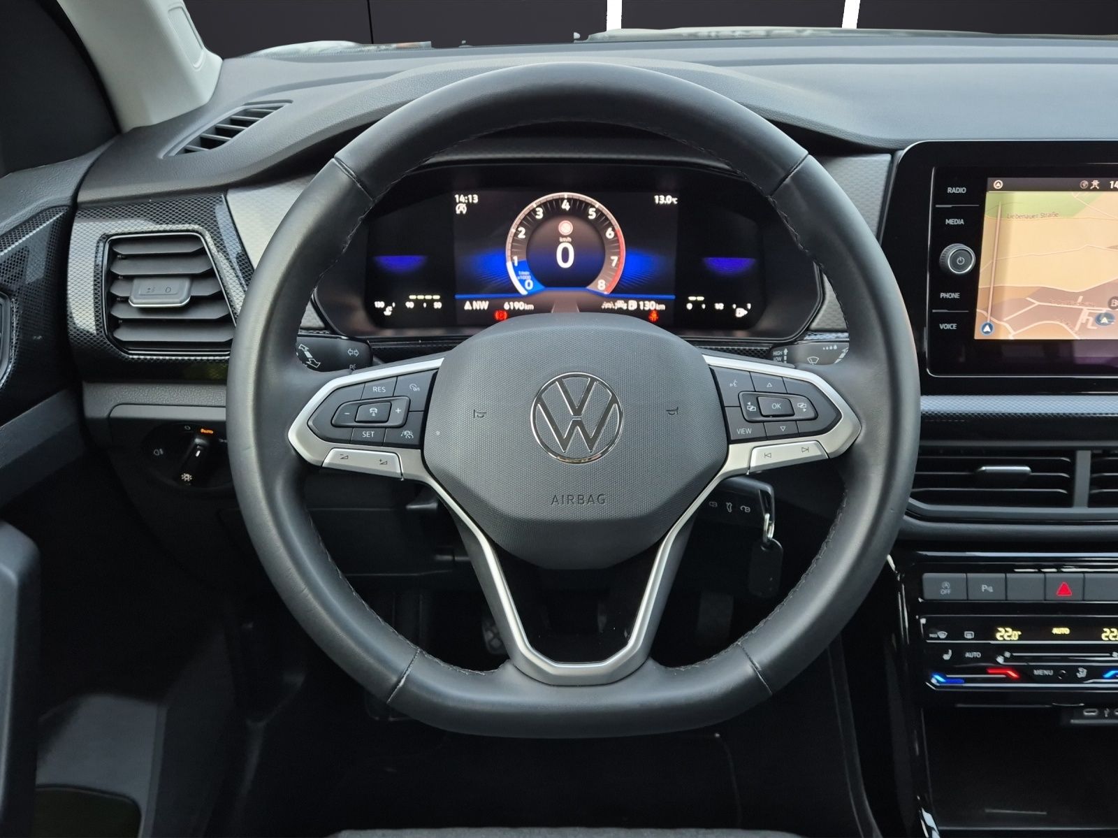 Fahrzeugabbildung Volkswagen T-Cross TSI Life LED Navi AID ACC PDC SH LM