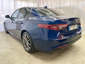 Alfa-Romeo Giulia - 5