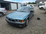 BMW E36 318i oldtimer  - BMW 318: Limousine, E36
