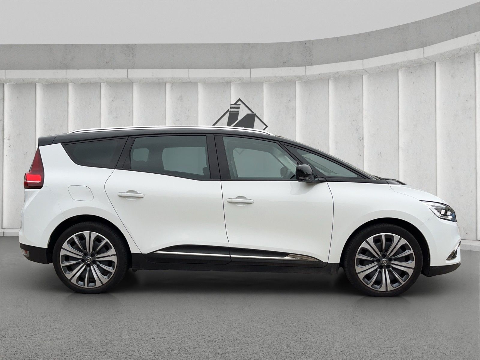 Fahrzeugabbildung Renault Grand Scenic TCE 140*7-Sitzer*Navi*