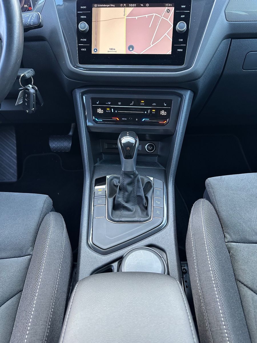 Fahrzeugabbildung Volkswagen Tiguan Allspace 2.0 TDI DSG Life NAV+LED+AHK