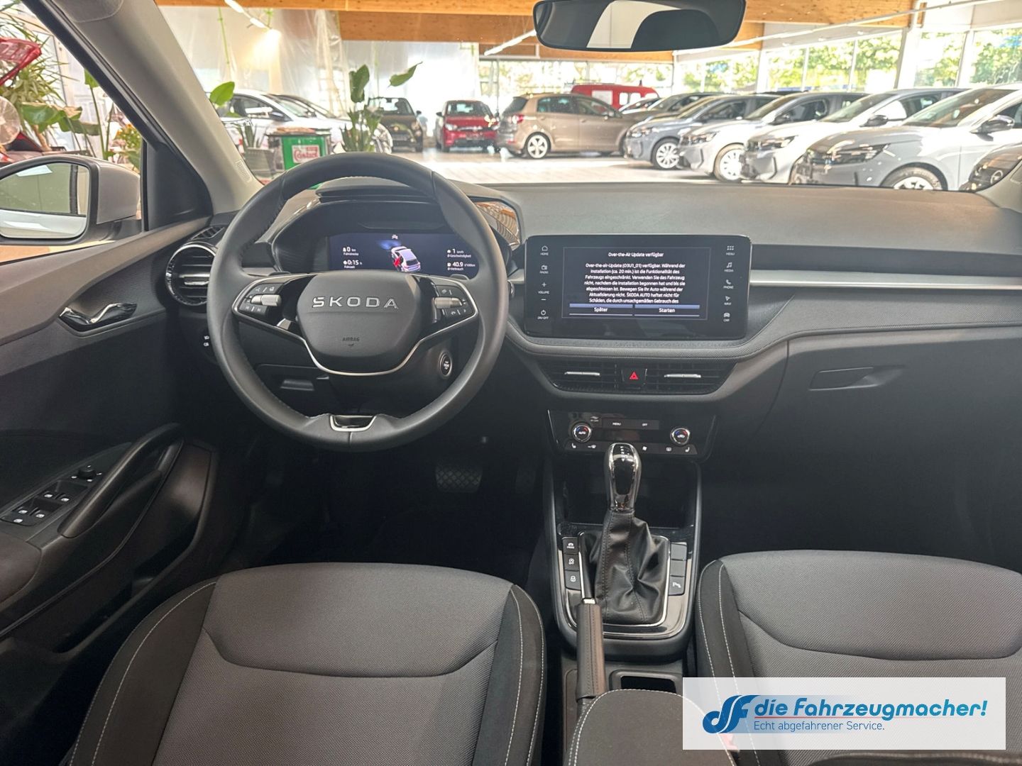 Fahrzeugabbildung SKODA Fabia Tour Automatik Navi DigiCockpit LED Apple