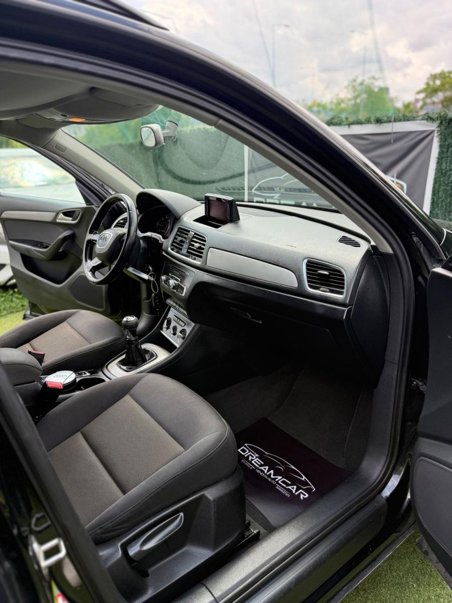 Audi Q3 2012 — photo 10
