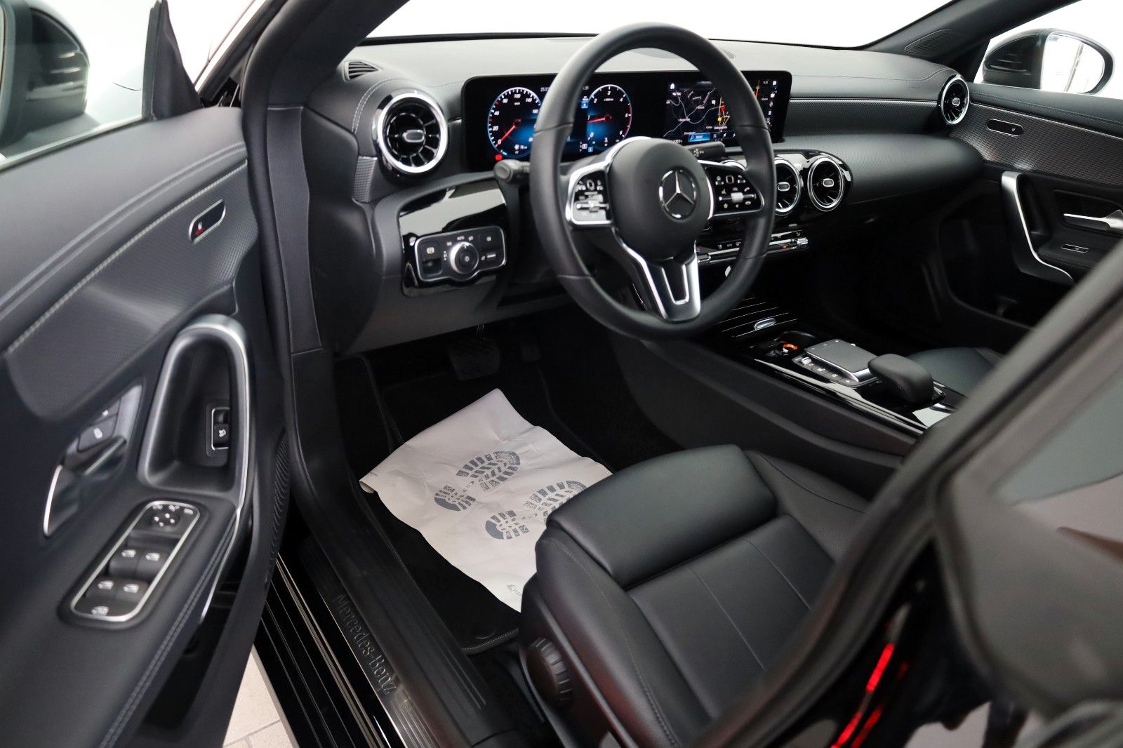 Fahrzeugabbildung Mercedes-Benz CLA 200d SB Leder,Navi,LED,SH,Kamera,Park-Paket