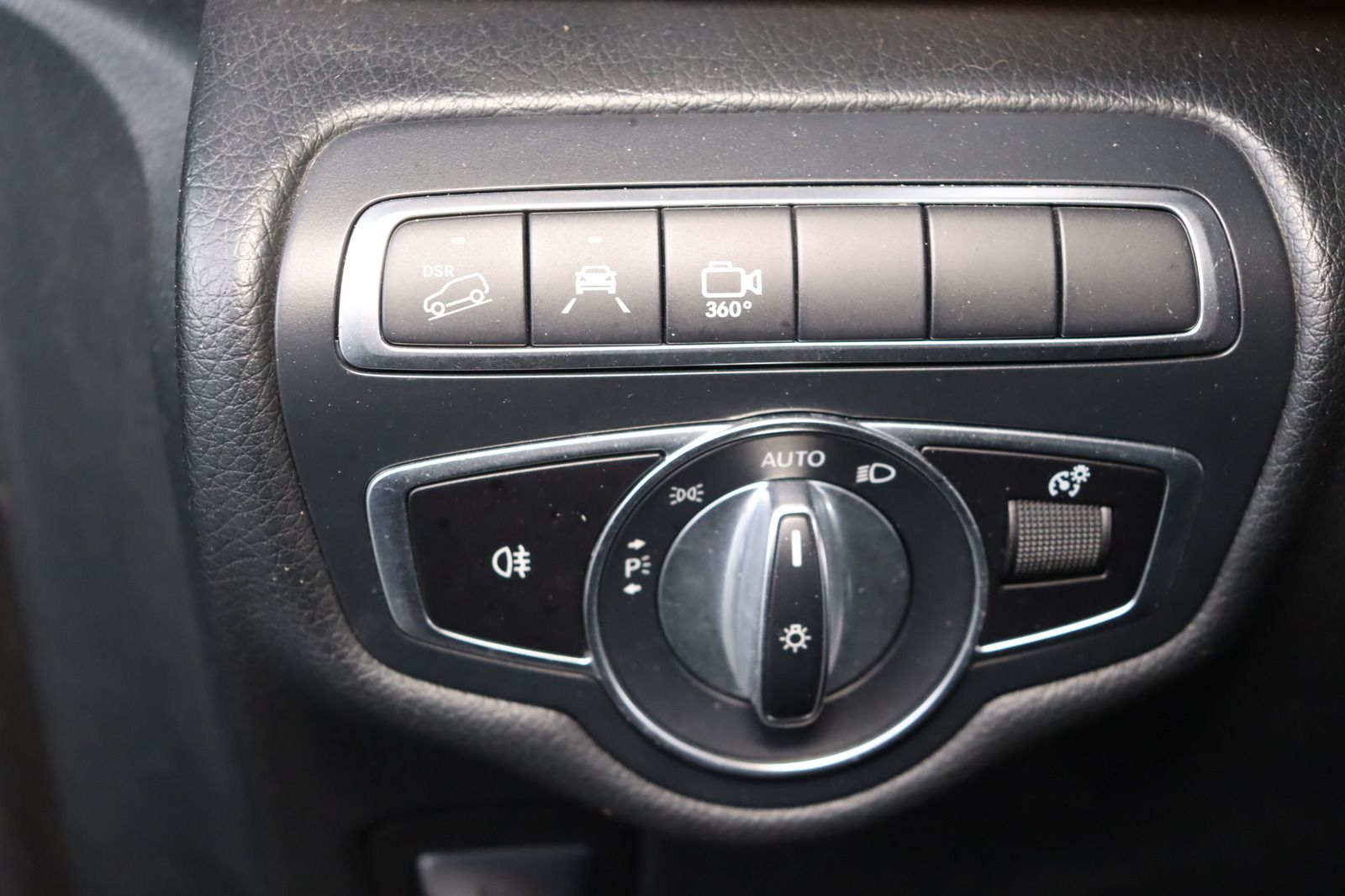 Fahrzeugabbildung Mercedes-Benz V 300 d AMG 4M * DIS * 360 * Burmeister