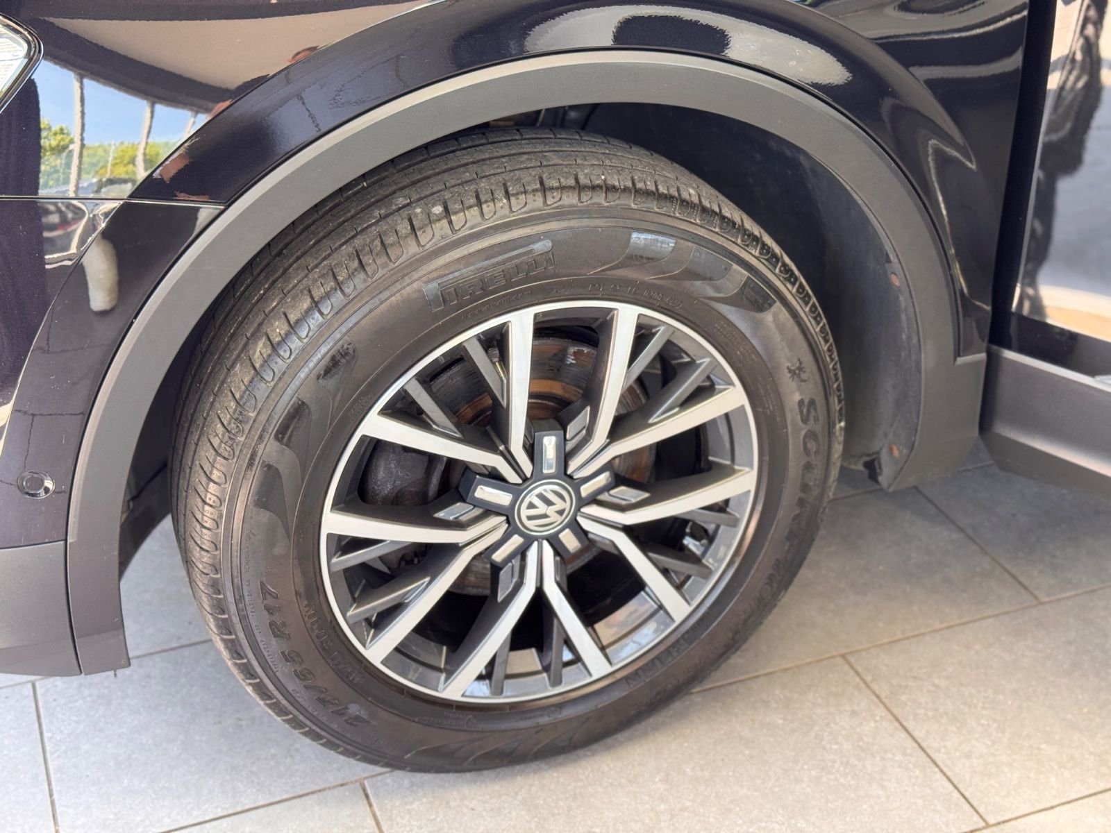 Fahrzeugabbildung Volkswagen Tiguan Comfortline 4Motion|NAVI|KAMERA|1.HAND