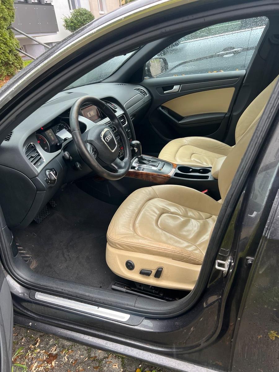 Audi A4 2011 — photo 11