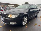 Skoda Superb Elegance 1.8 TSI BI-Xenon PDC 1 Hand - Skoda Superb aus 2011: Kombi