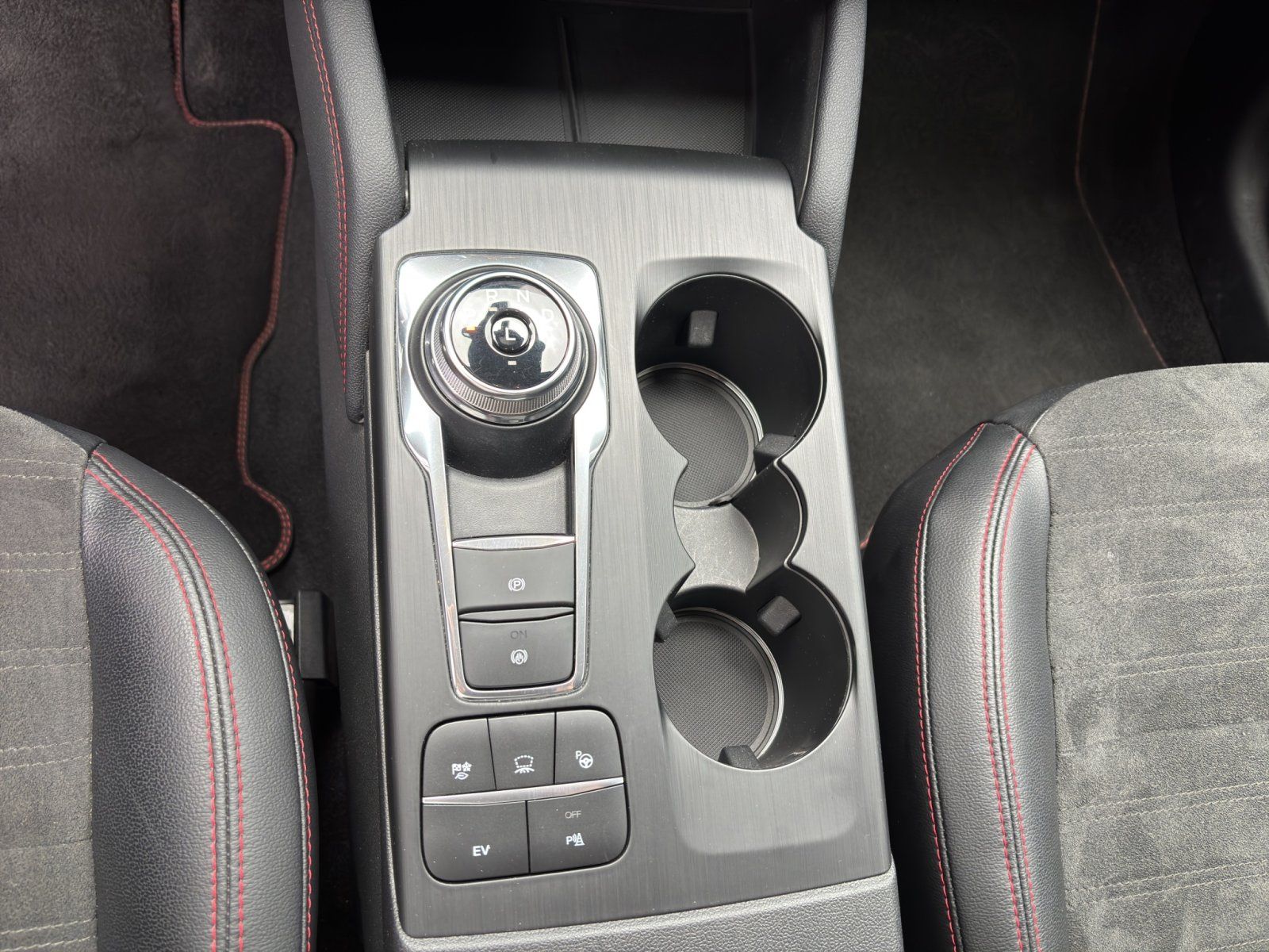 Fahrzeugabbildung Ford Kuga 2.5 PHEV Plug-In Hybrid ST-Line X