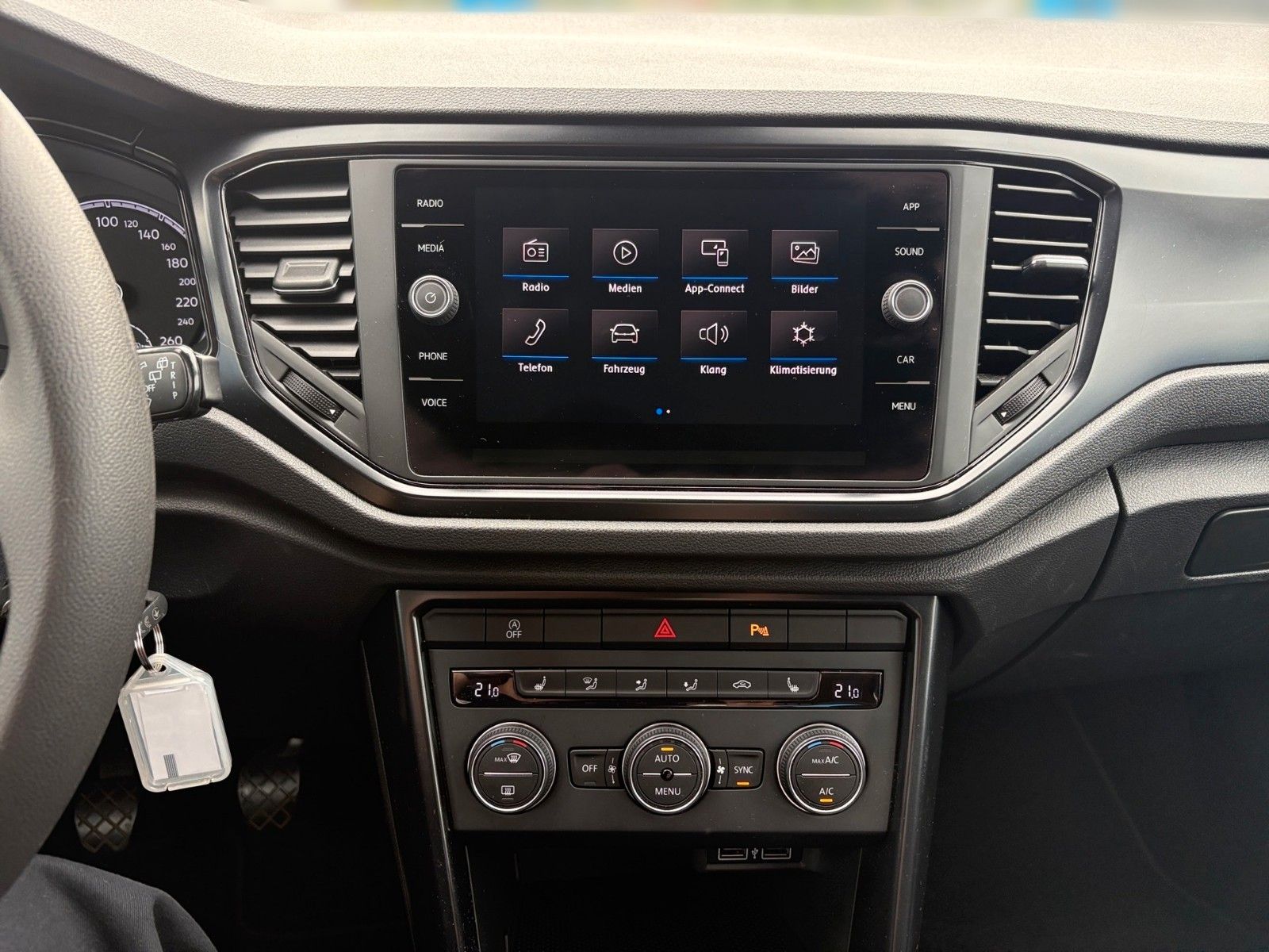 Fahrzeugabbildung Volkswagen T-Roc *Ganzjahresreifen*