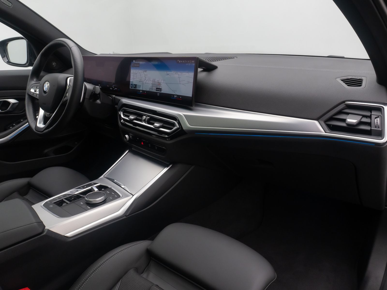 Fahrzeugabbildung BMW 330i Panoram Kamera HUD DAB H/K Komfort Alarm