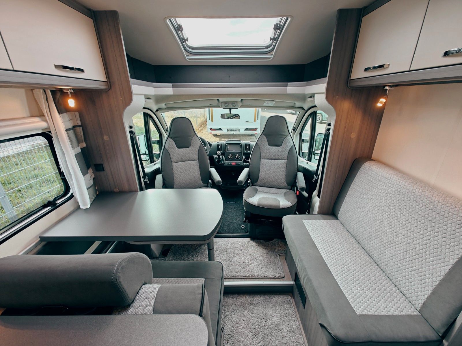 Fahrzeugabbildung Hobby OPTIMA OnTour T70 F - 1. HAND