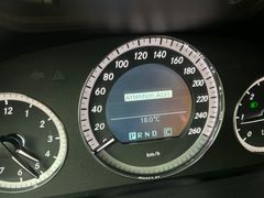 MERCEDES-BENZ E 220 CDI/ RENTNER/ 71.000KM / GARANTIE/ AUTOM. MERCEDES-BENZ E 220 CDI/ RENTNER/ 71.000KM / GARANTIE/ AUTOM.