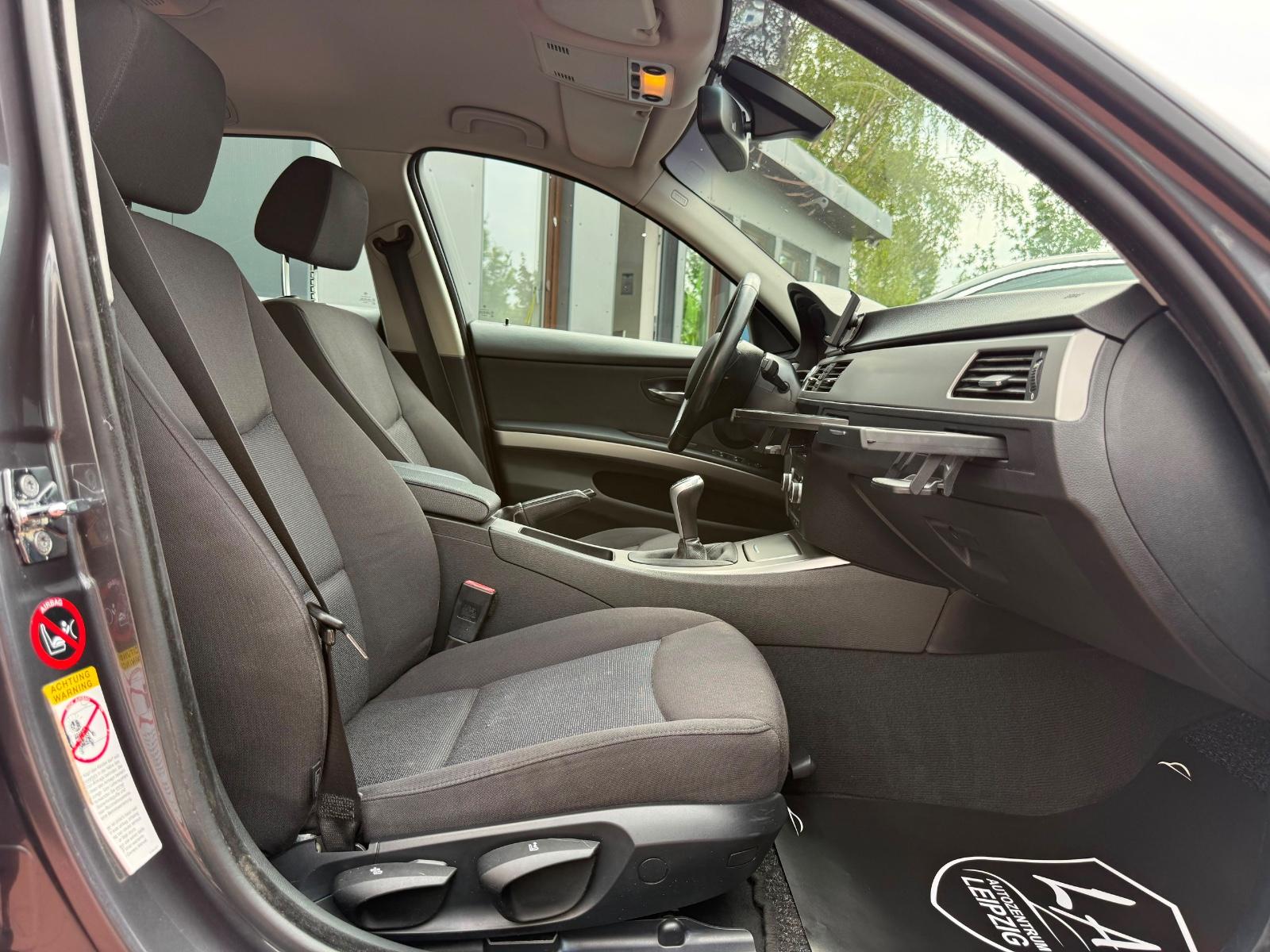 BMW 320i TOURING 170CH