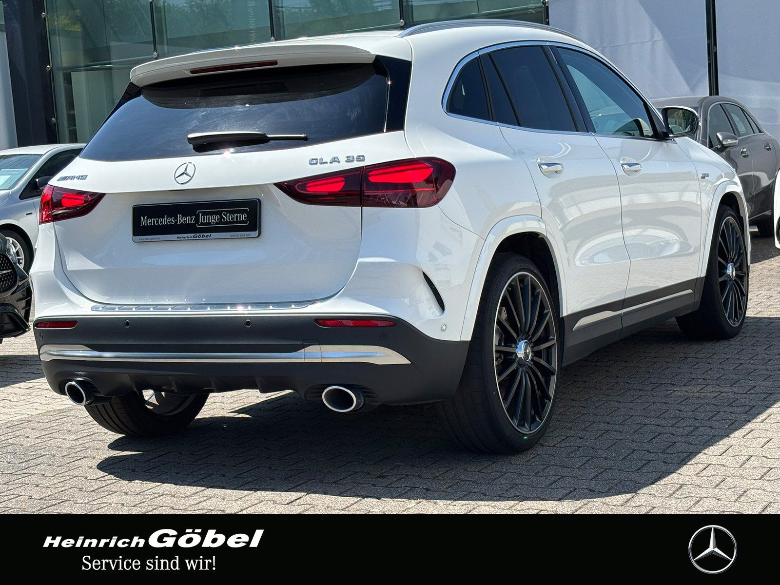 Fahrzeugabbildung Mercedes-Benz AMG GLA 35 4M*HUD*PANO*MEMORY*360°KAMERA*21ZOLL