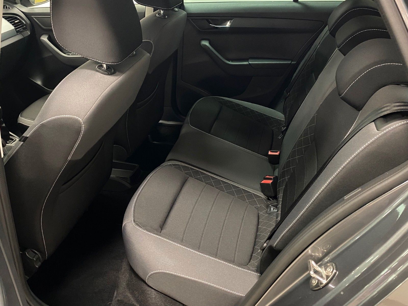 Fahrzeugabbildung SKODA Fabia 1.0 TSI AMBITION PLUS COMBI+NEBEL+App+ALU+
