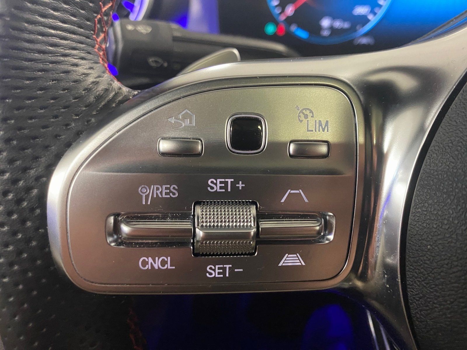 Fahrzeugabbildung Mercedes-Benz CLA 200 AMG*Pano*Distro*Totwink*Ambiente*LED*KAM