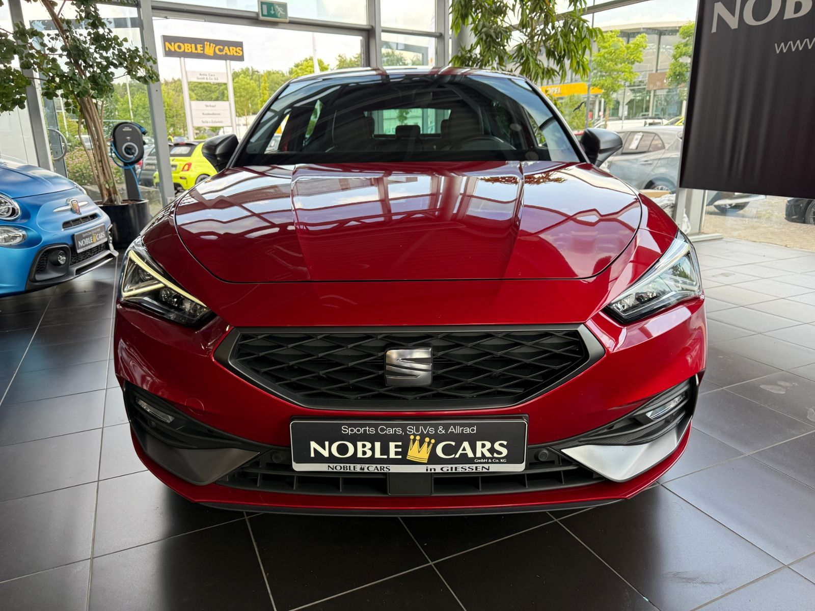 Fahrzeugabbildung SEAT Leon FR RFK LED NAVI CARPLAY