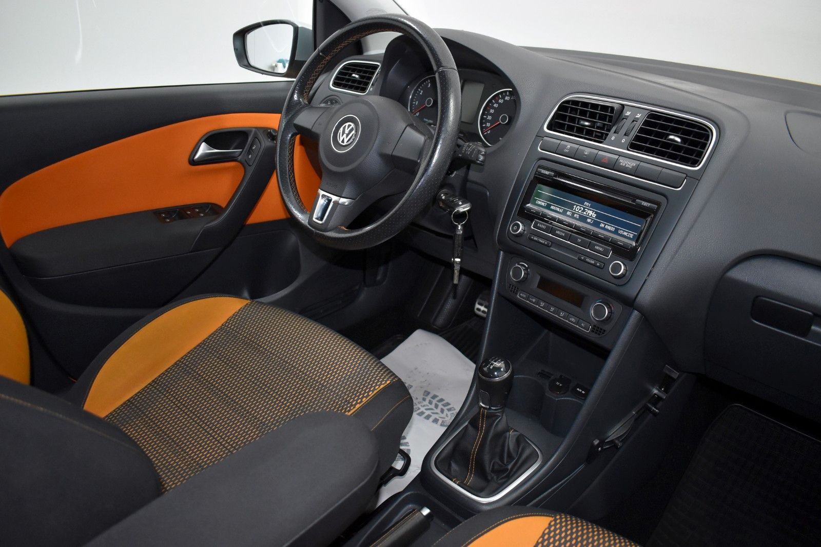Fahrzeugabbildung Volkswagen Polo V CrossPolo Climatronic,Sportsitze,GRA